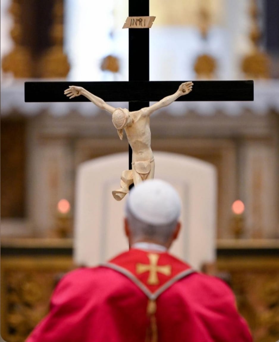 El papa León XIV preside su primer Viacrucis en el Coliseo