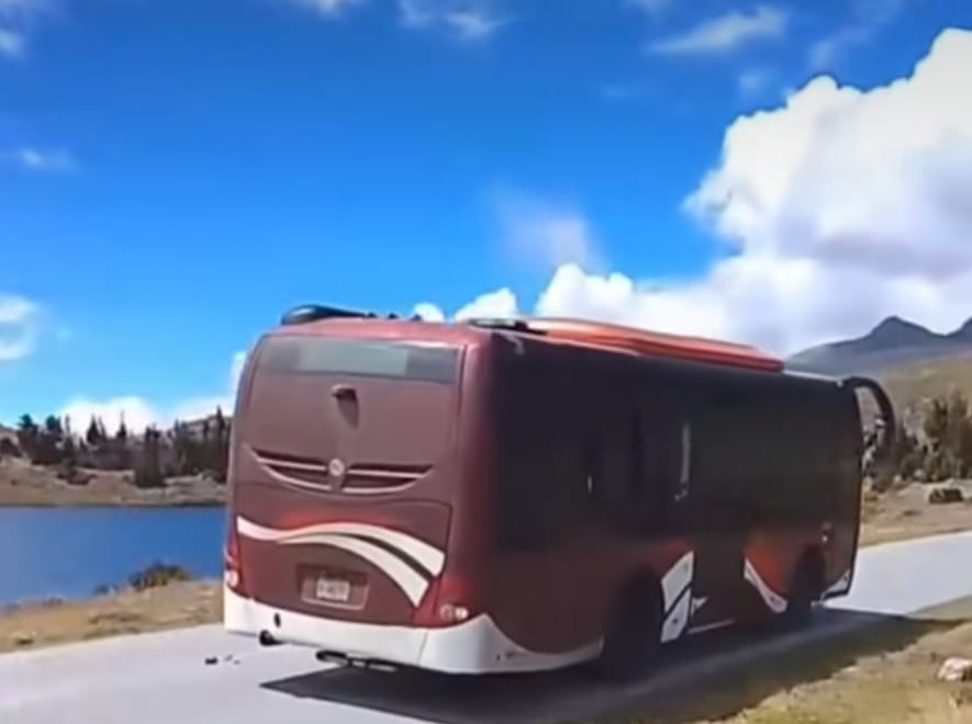 Tres muertos deja vuelco de autobús entre el estado Mérida y Barinas