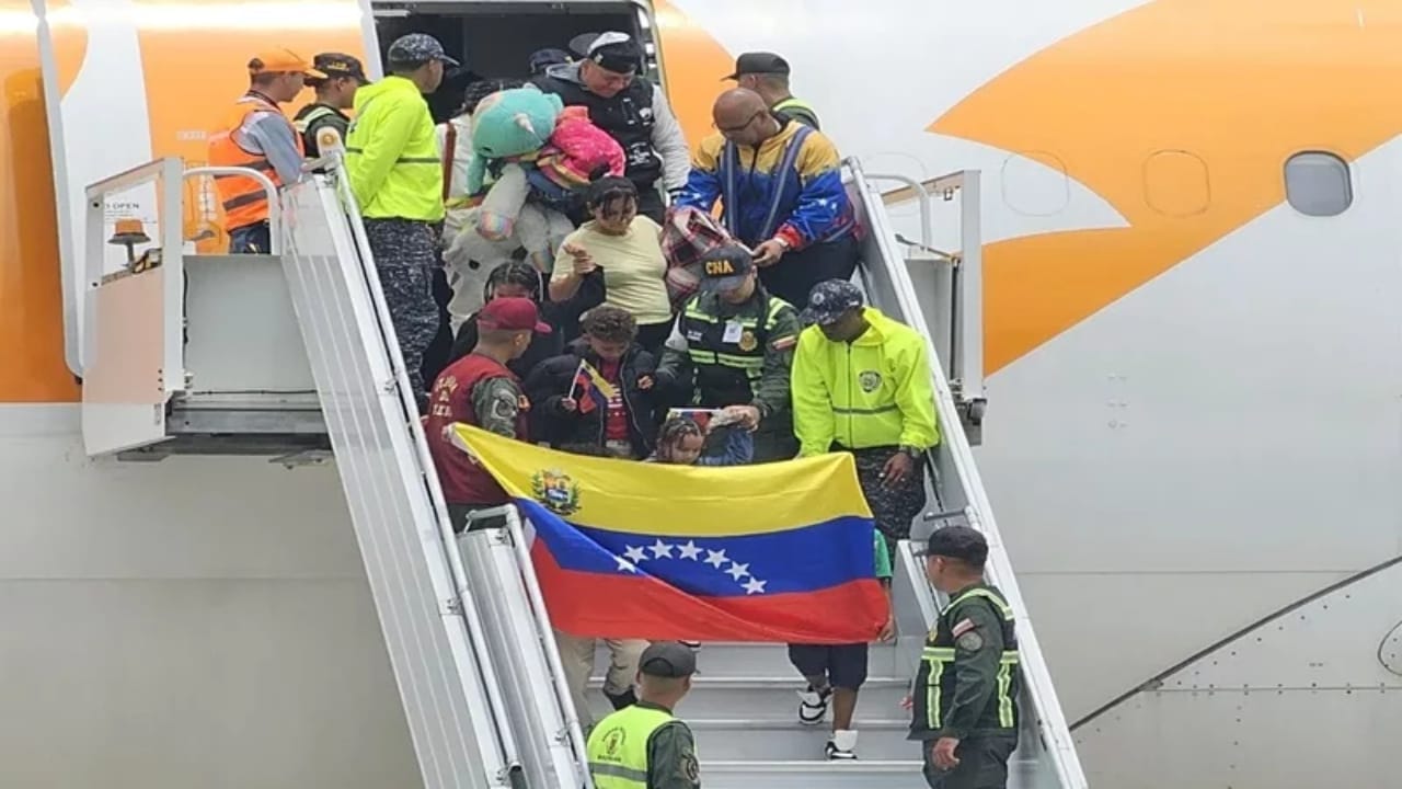 Regresan a Venezuela 121 migrantes en vuelo de repatriación procedente de Estados Unidos