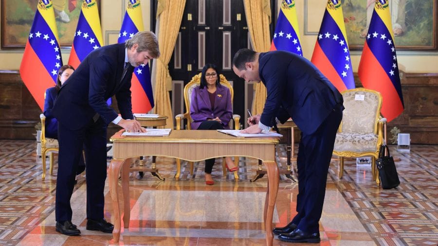 PDVSA y Repsol firman Memorando de Entendimiento en materia de crudo y gas