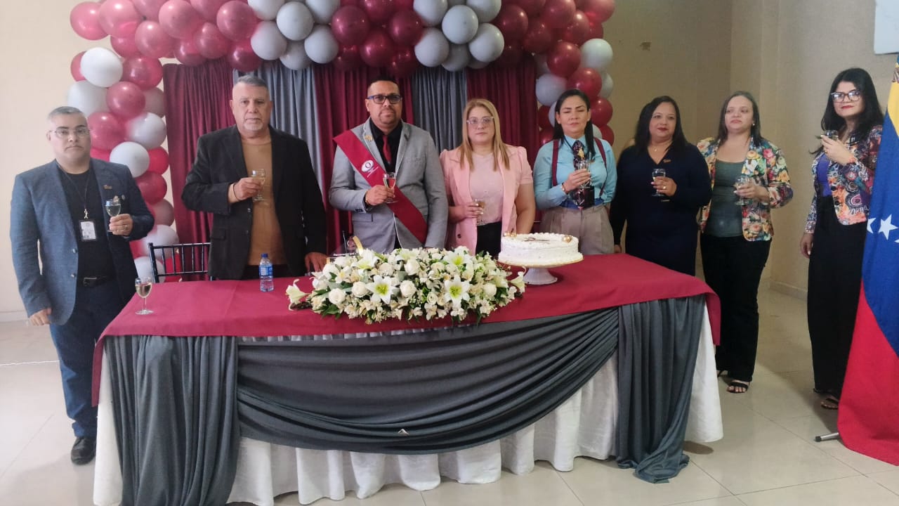 CLADEZCO rinde homenaje a Licenciados en Administración en su día y conmemora una década de labor gremial