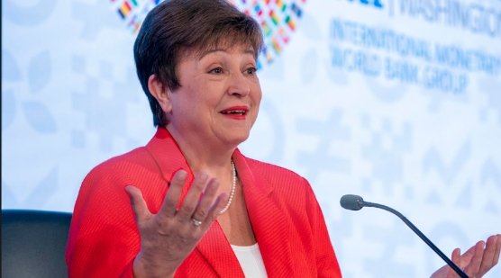 Directora del FMI: la economía global resiste pero encara más presión fiscal y de deuda