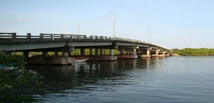 Restringen paso vehicular en el puente Punta Brava en Morrocoy tras sismo de magnitud 4.5