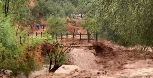 Inundación repentina en el Gran Cañón deja al menos un muerto y desaparecidos