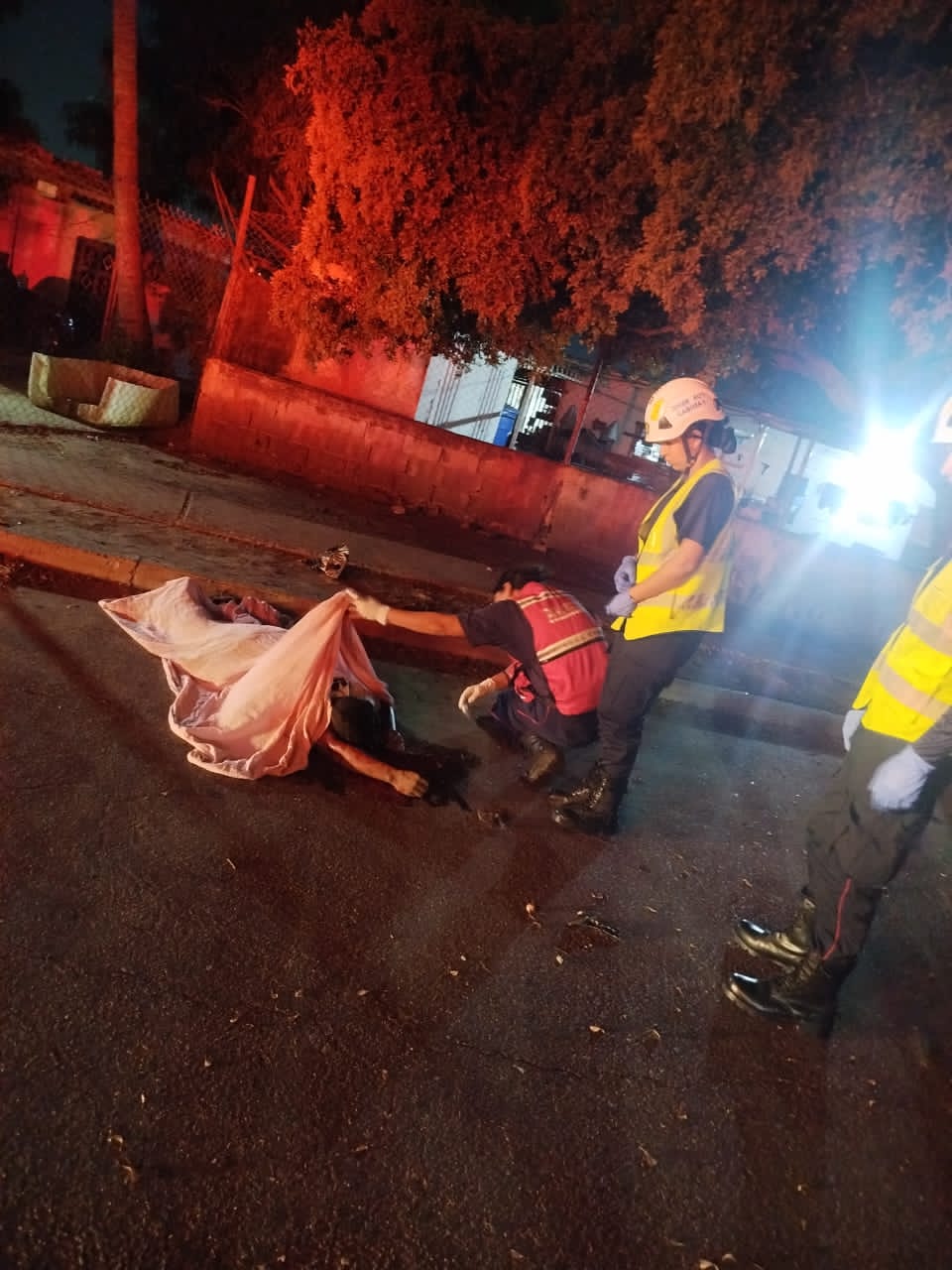 Joven perdió la vida al chocar la moto que conducía contra un árbol en el sector El Cardonal de Cabimas