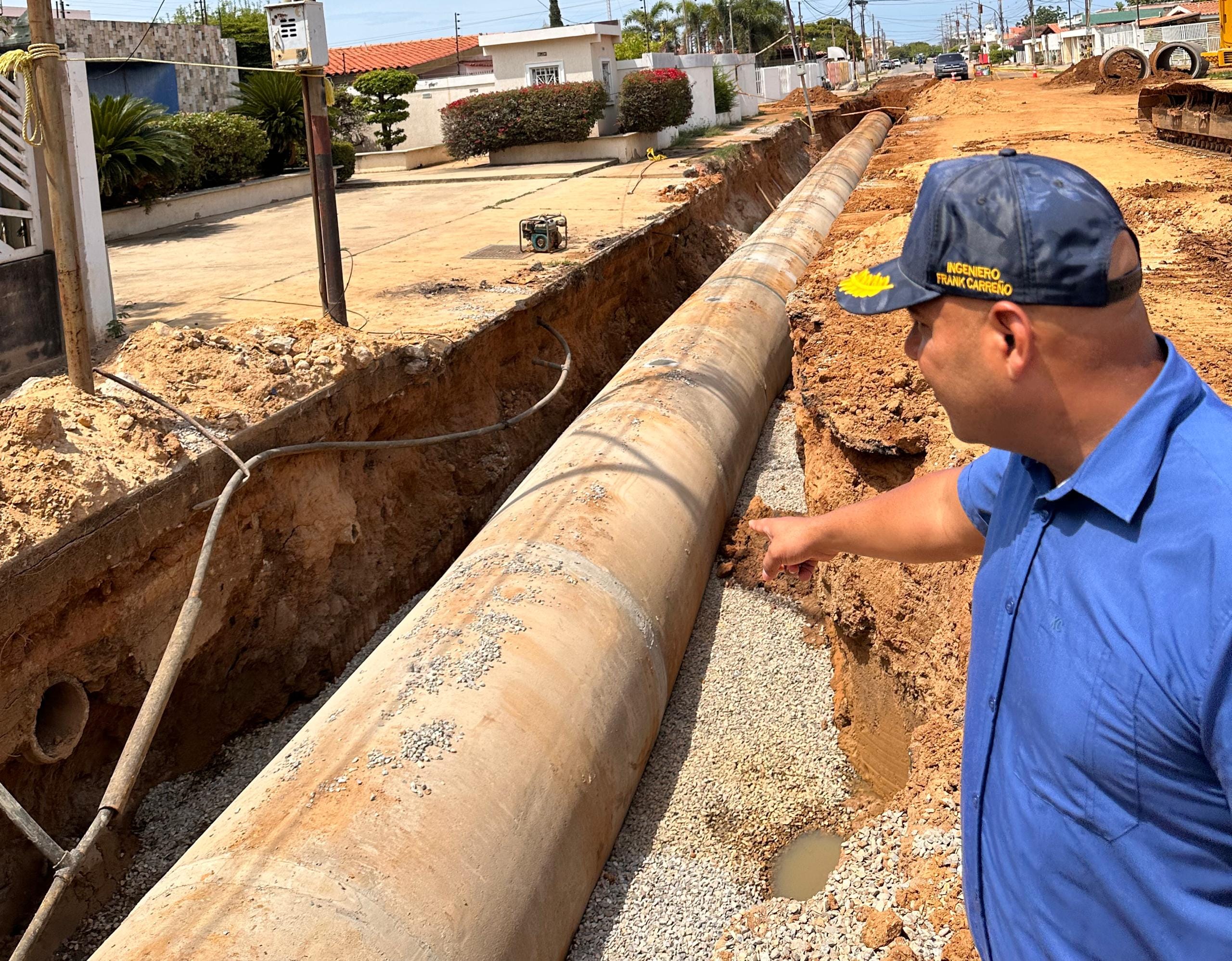 Alcaldía de Cabimas sustituye tubería de aguas pluviales en el sector Buena Vista de la localidad