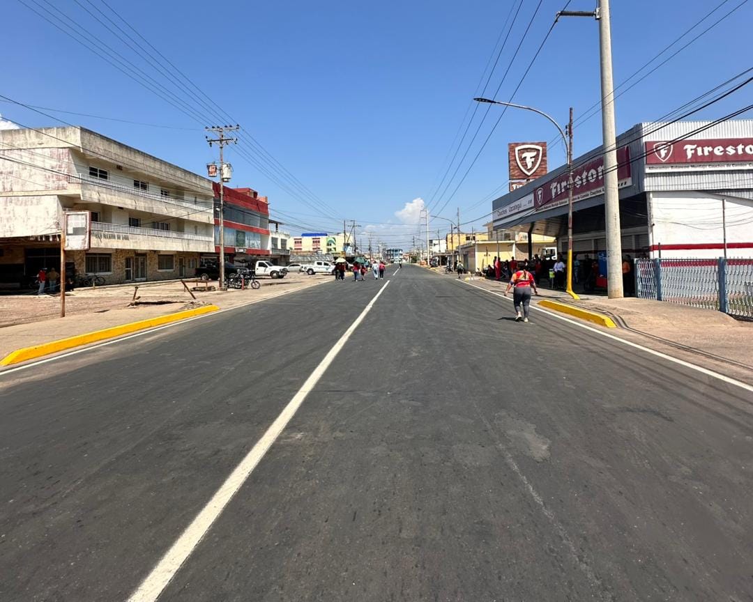 Autoridades entregan rehabilitación de la Av. Miraflores de Cabimas