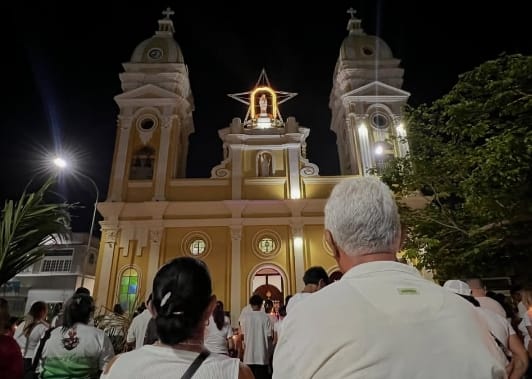 Vigilia en Cabimas por los afectados y víctimas de los terremotos en La Guaira