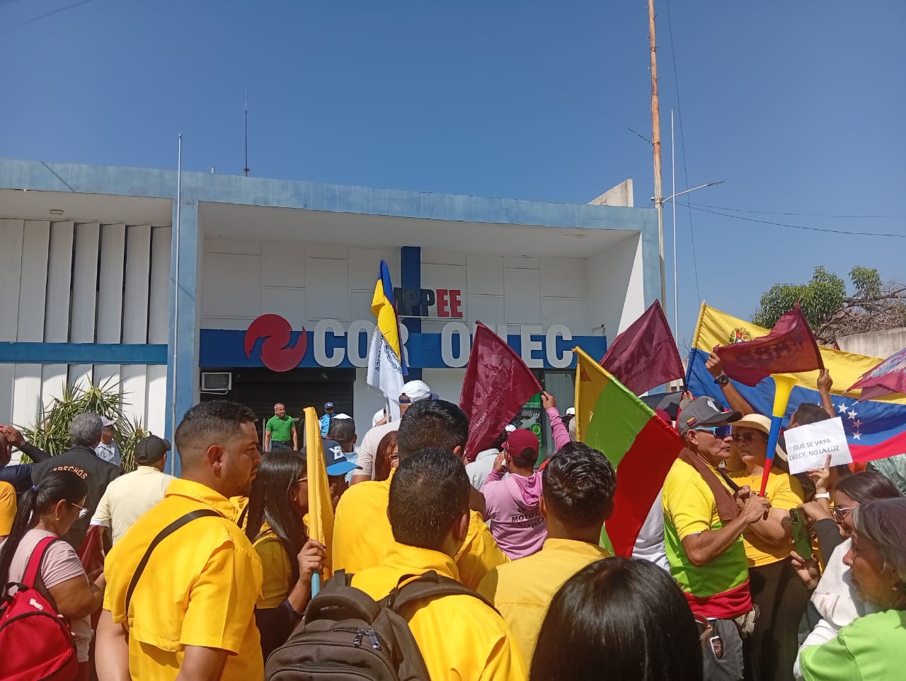 Plataforma Unitaria de Cabimas marcha y entrega documento con reclamos y sugerencias a Corpoelec