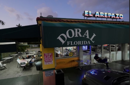 Comercio en Doral cae un 70 % tras operativos de ICE mientras la alcaldía afirma no poder intervenir