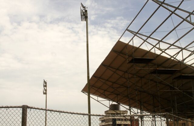 Próxima semana probarán nuevas torres de iluminación del estadio Alejandro Borges