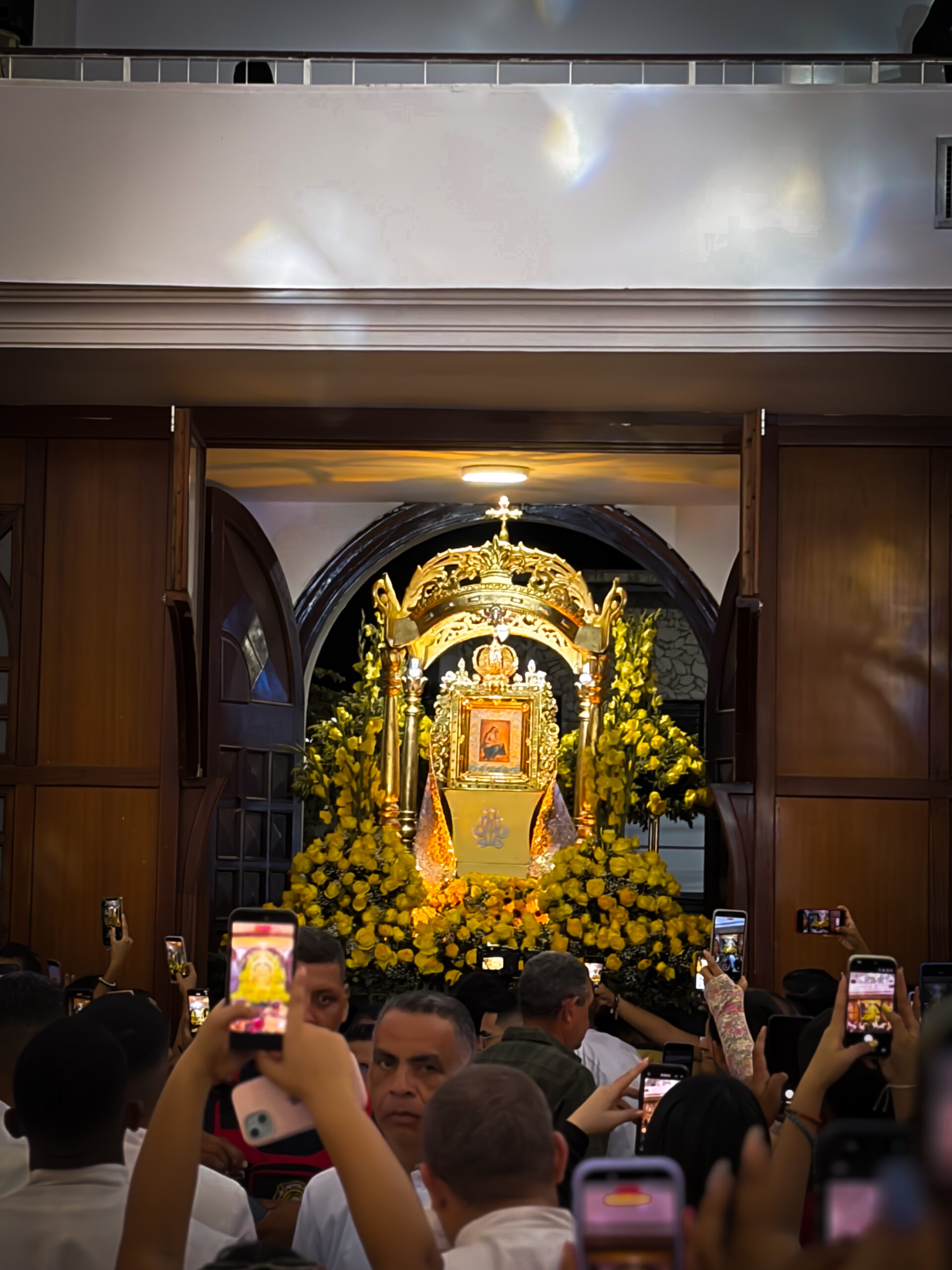 Cabimas recibió bajo una llovizna de bendiciones a la Virgen del Rosario