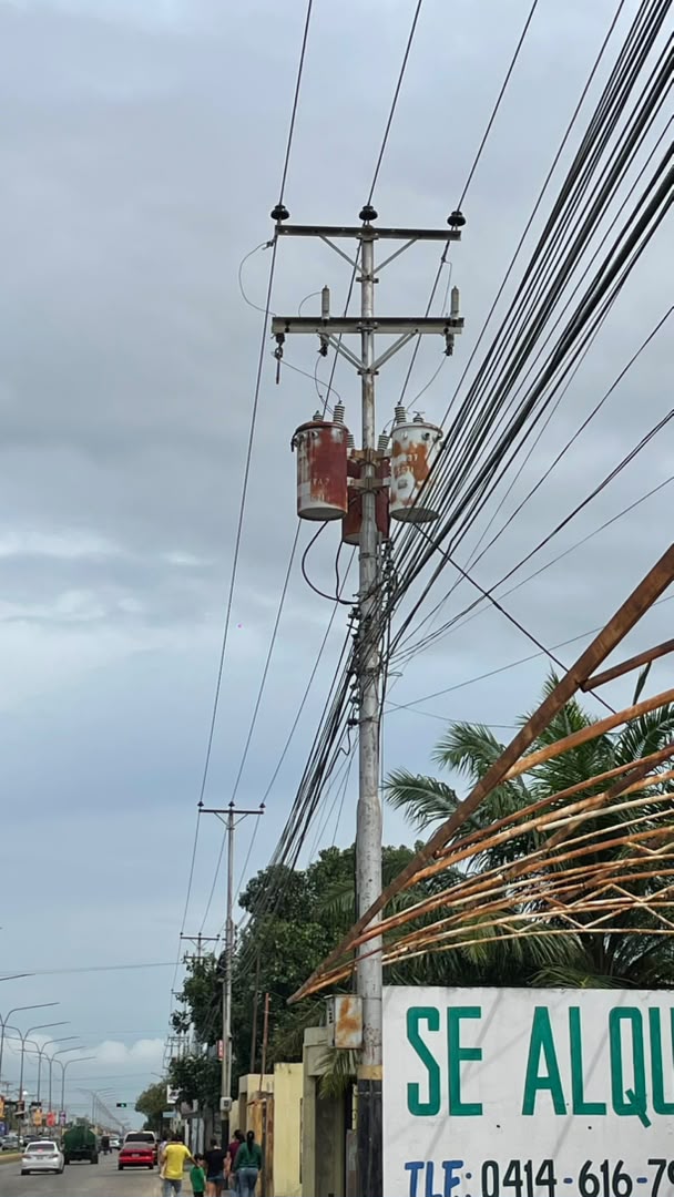 Más de 20 días sin electricidad por fallas en un transformador llevan los vecinos del sector 1ero de mayo en Cabimas