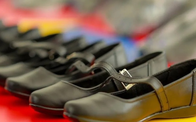 Entrega de bolsos y uniformes escolares llegará a un millón de niños