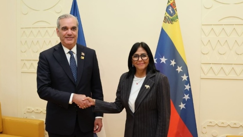 Presidenta (E) Delcy Rodríguez sostiene encuentro con mandatario dominicano Luis Abinader
