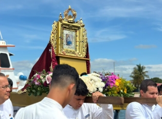 La venerada imagen de la Virgen del Rosario realizó un emotivo recorrido por las riberas del Lago de Maracaibo.