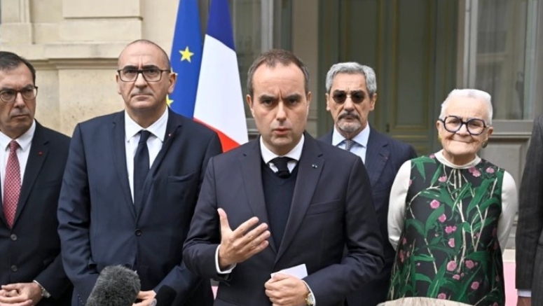 Francia decreta toques de queda y apoyo económico tras la oleada de violencia urbana