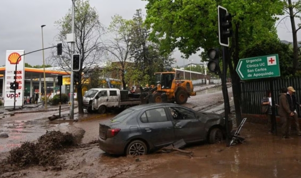 Aluvión en Chile: presidente Kast decreta “estado de catástrofe” en la zona de Las Condes
