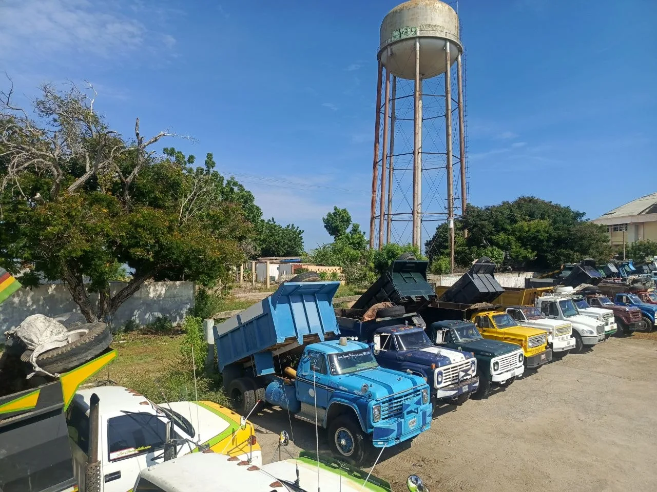 Miembros de sindicatos volqueteros del Estado Zulia pidieron se cumpla el precio acordado por tonelada