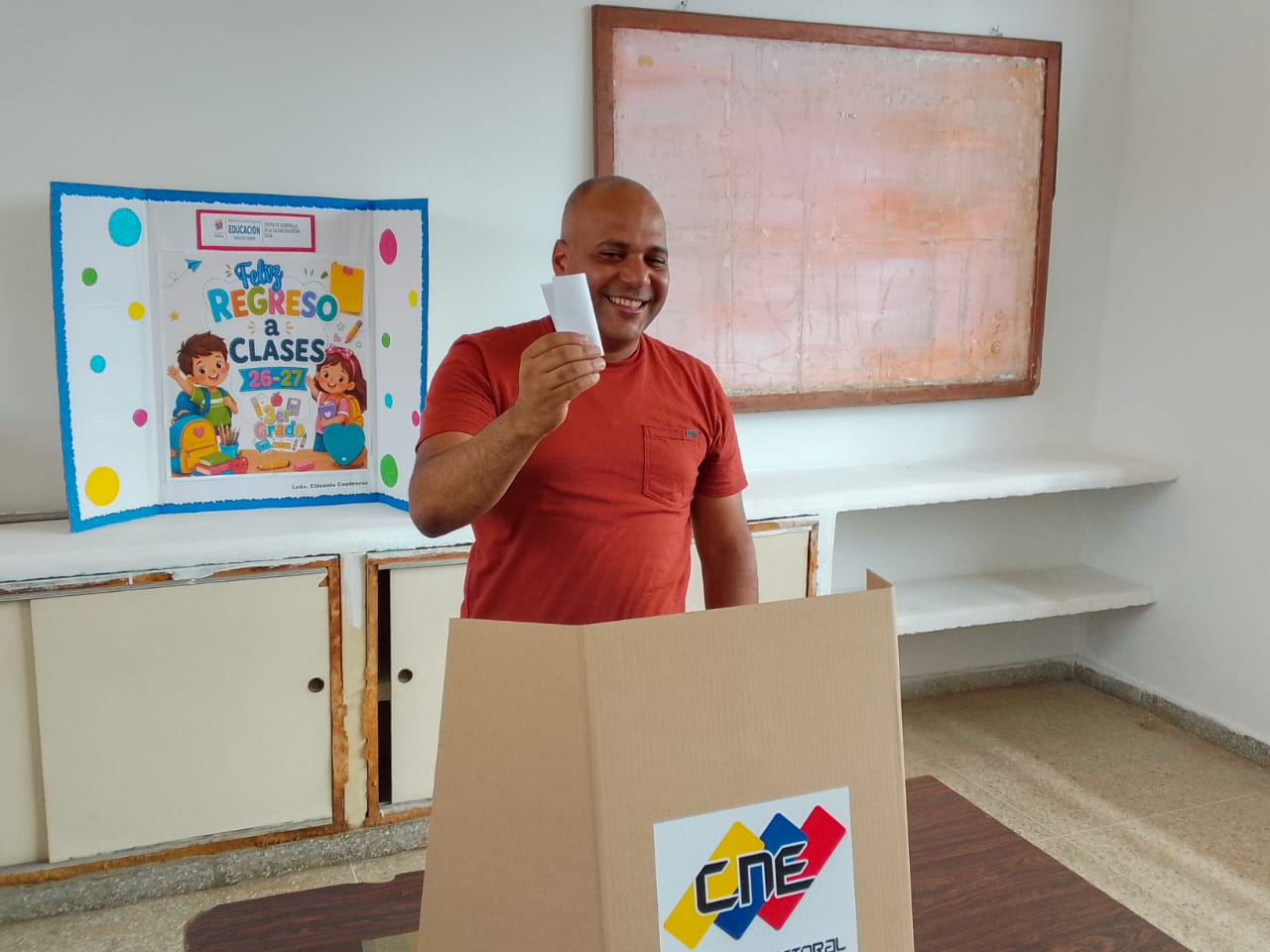 Alcalde Frank Carreño reporta masiva participación en los centros electorales de Cabimas este domingo 18 de octubre
