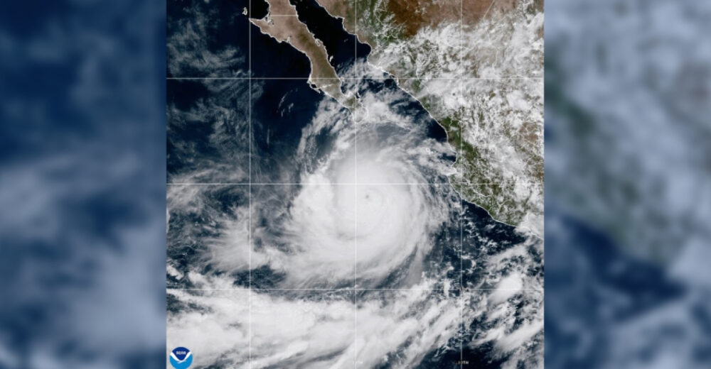 Huracán Rachel se fortalece a categoría 3 frente a la costa de México en el Pacífico